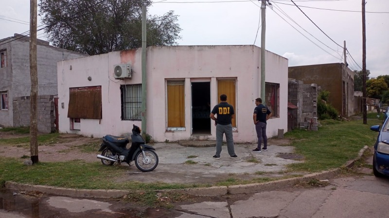 Hubo cuatro allanamientos por el crimen de Sofa Vicente: siguen buscando al prfugo